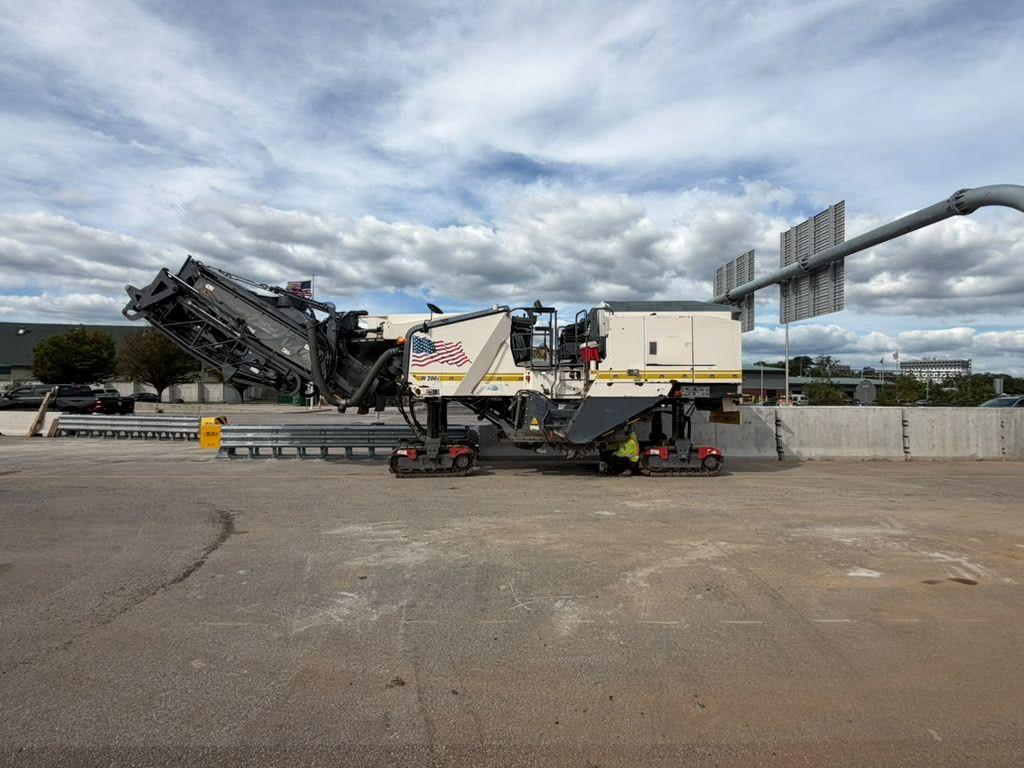 Main view of 2013 Wirtgen 200i Milling Machine