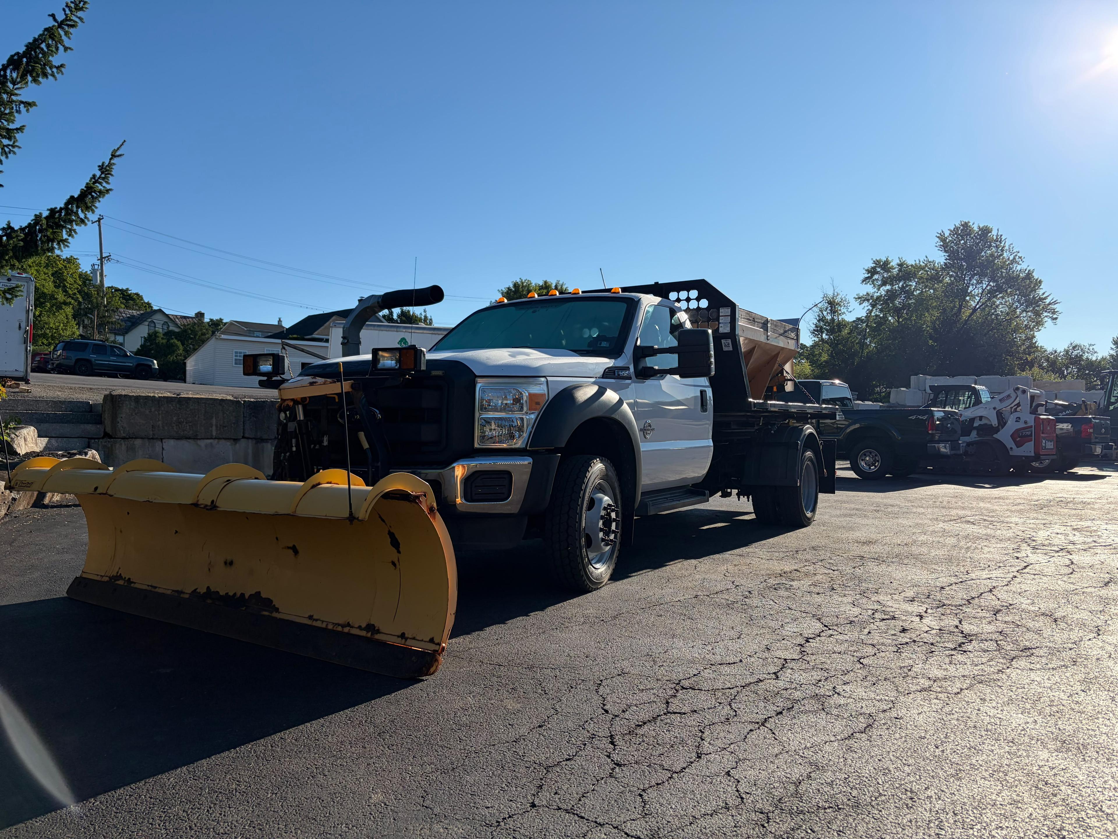 Main view of 2014 Ford F550 w/Switch-N-Go