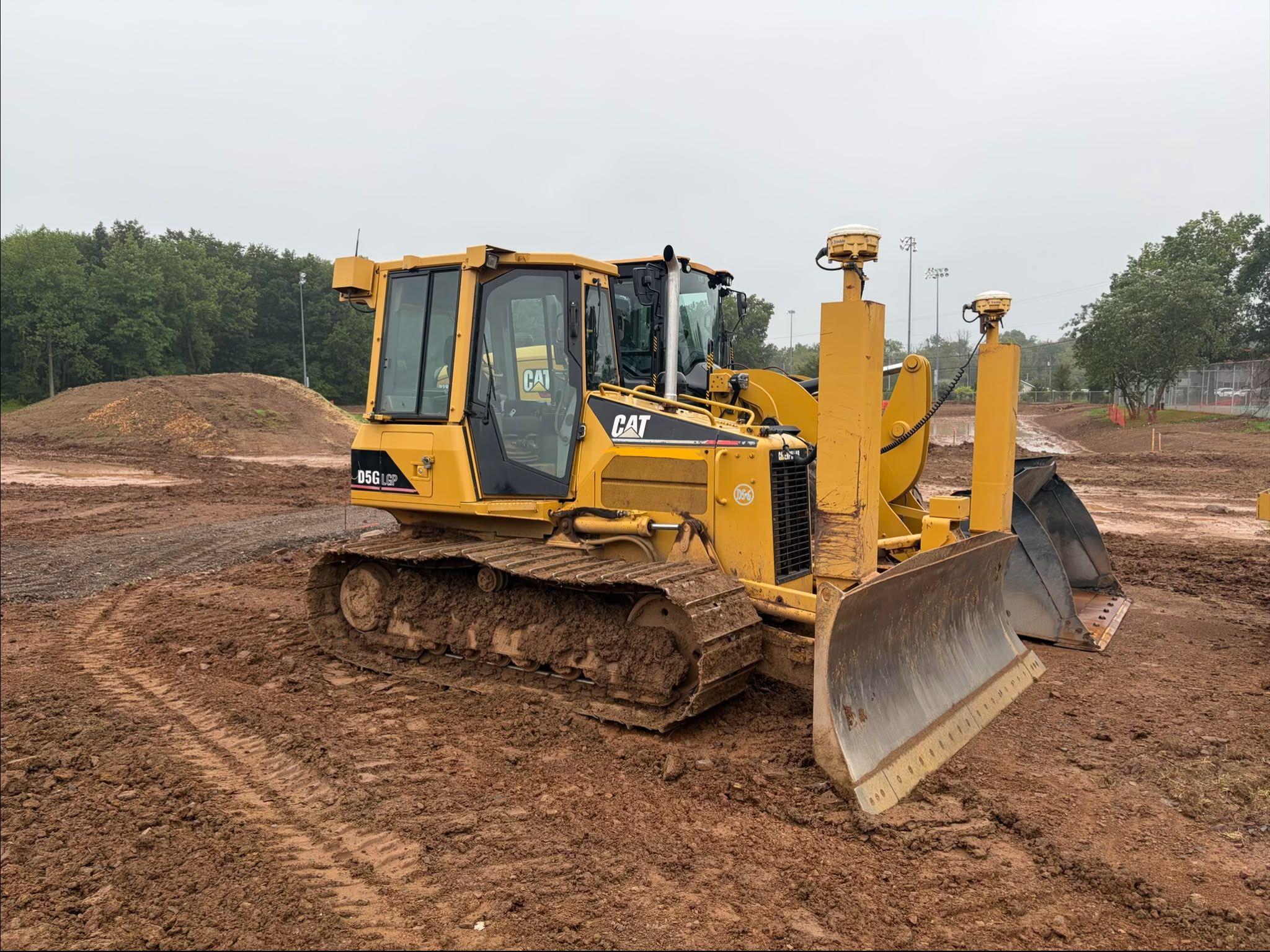 Main view of 2006 CAT D5 G LGP Dozer
